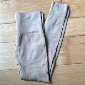 SET ACTIVE small light brown legging